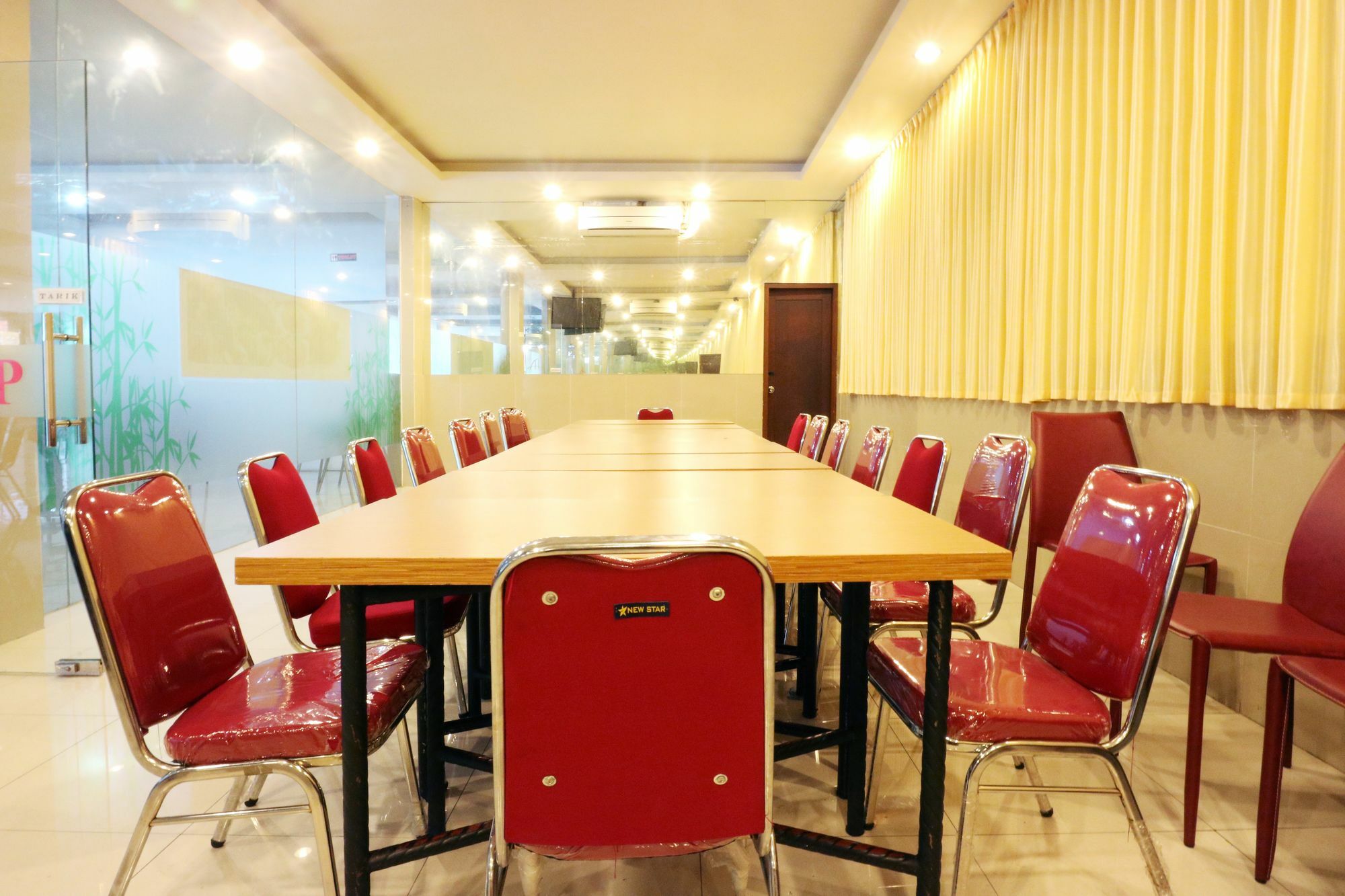 נקסר Agraha Andalas Hotel מראה חיצוני תמונה
